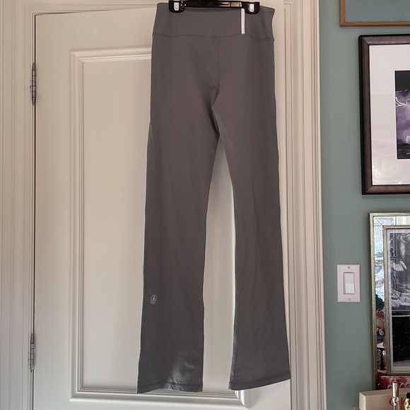 Green/grey high waist flare legging from Roots Yoga - Picture 2 of 3